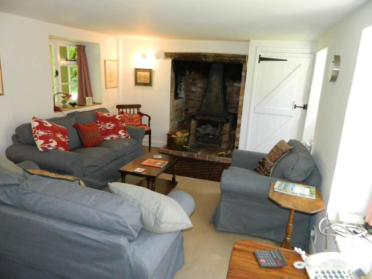 River Cottage A Country Retreat In Wooded Gardens East Stoke  Exterior photo