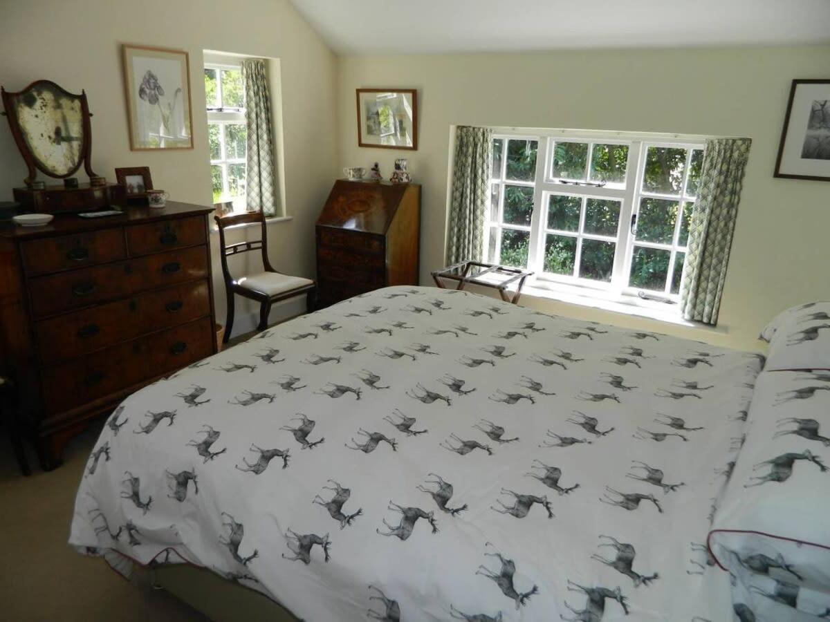 River Cottage A Country Retreat In Wooded Gardens East Stoke  Exterior photo